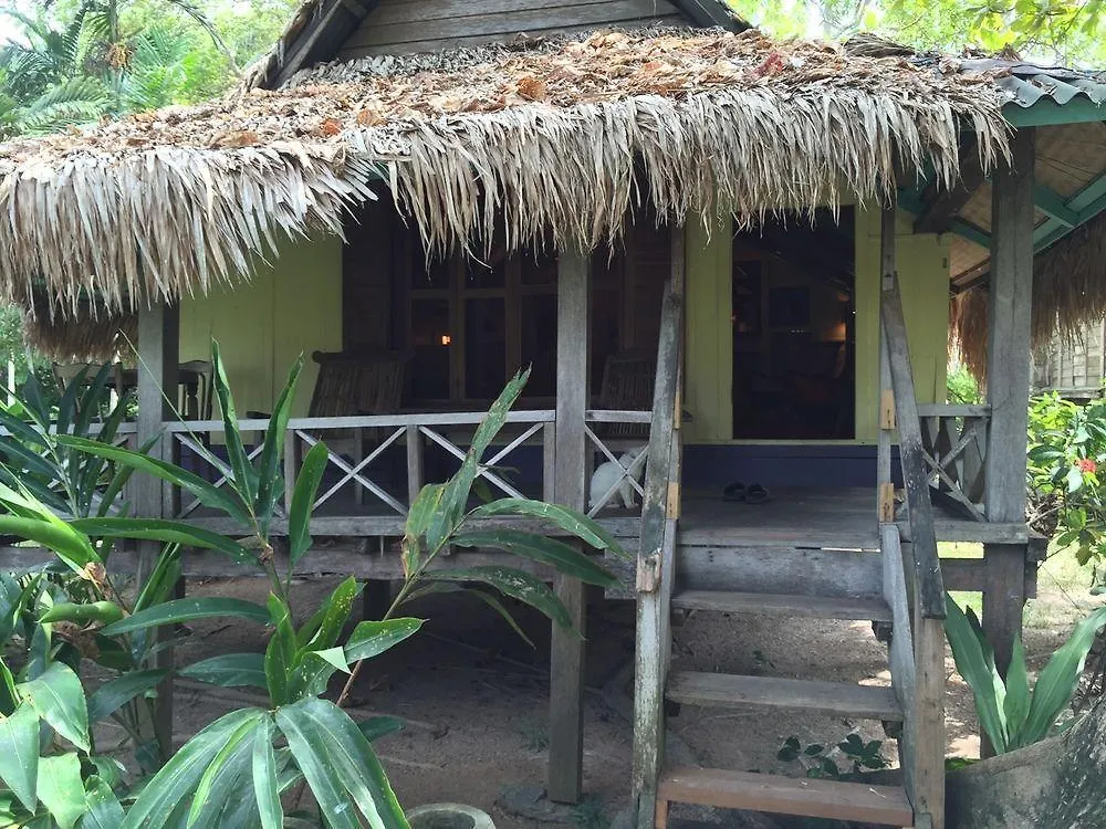 Bon Ton Antique Wooden Villas Pantai Cenang
