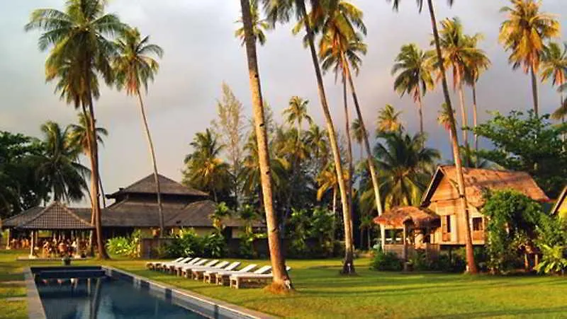 Bon Ton Antique Wooden Villas Pantai Cenang