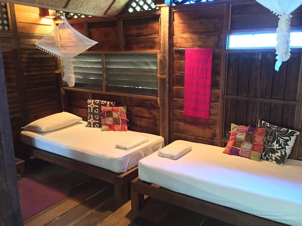 Bon Ton Antique Wooden Villas Pantai Cenang
