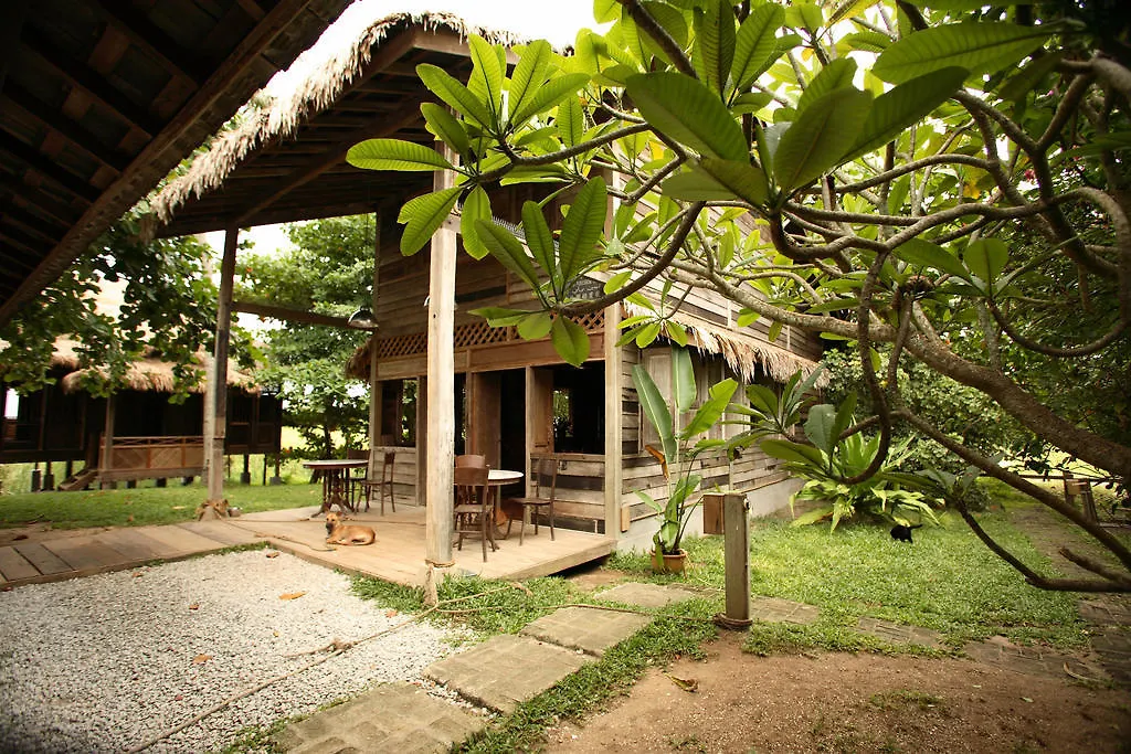 Bon Ton Antique Wooden Villas Pantai Cenang  Pantai Cenang (Langkawi)